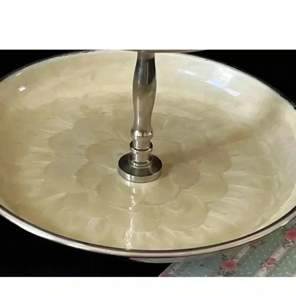 Godinger Two Tier Pastry Stand, Cupcakes Server, Dessert Stand 14” H - Picture 3 of 10